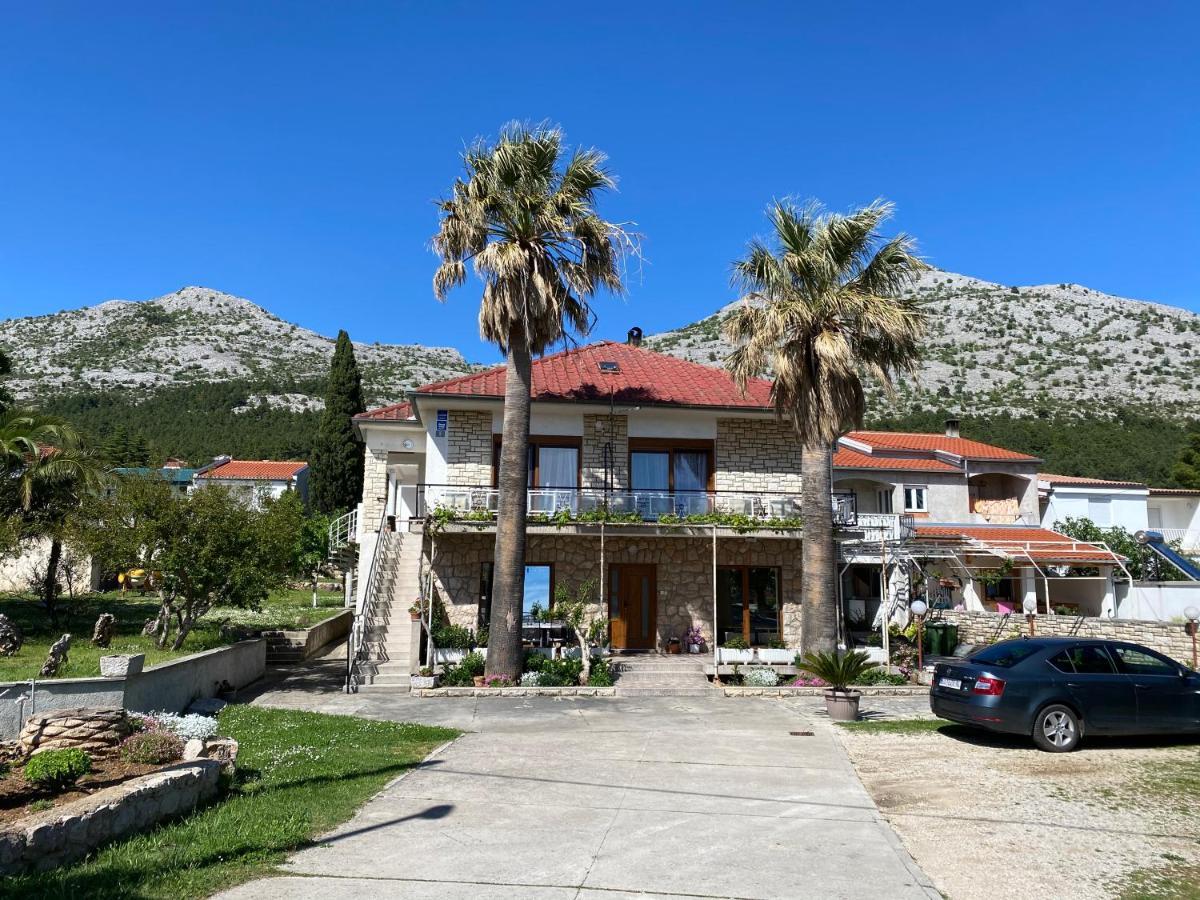 Apartmani 4 Palme Stari Grad Kültér fotó