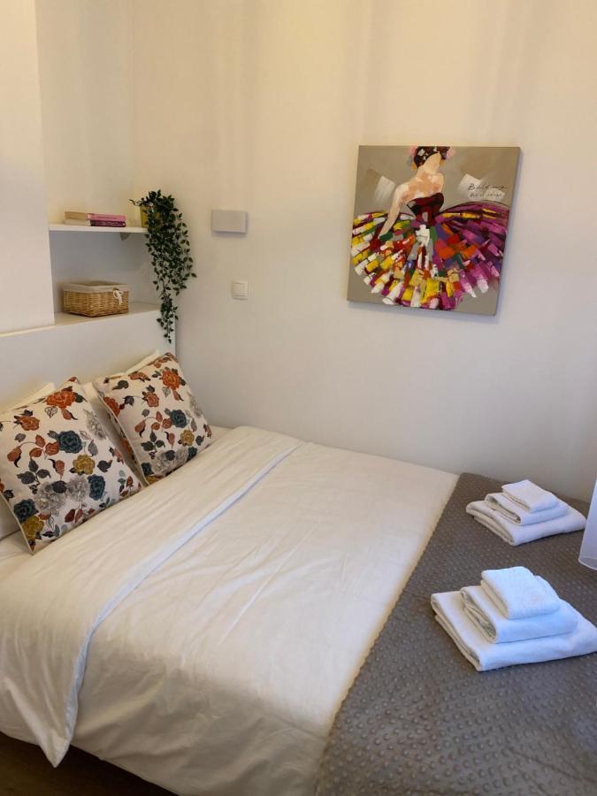 Apartmani 4 Palme Stari Grad Kültér fotó