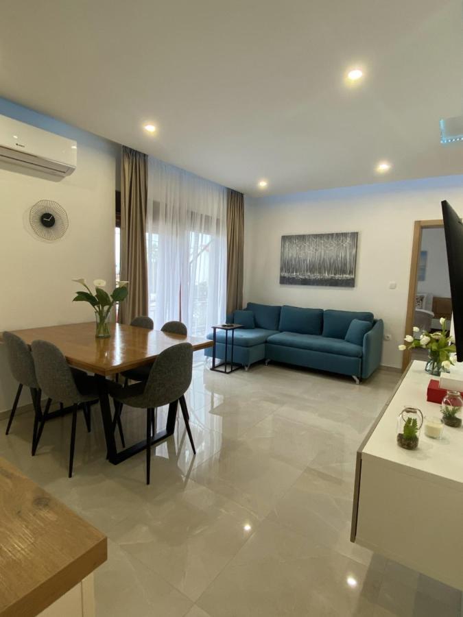 Apartmani 4 Palme Stari Grad Kültér fotó