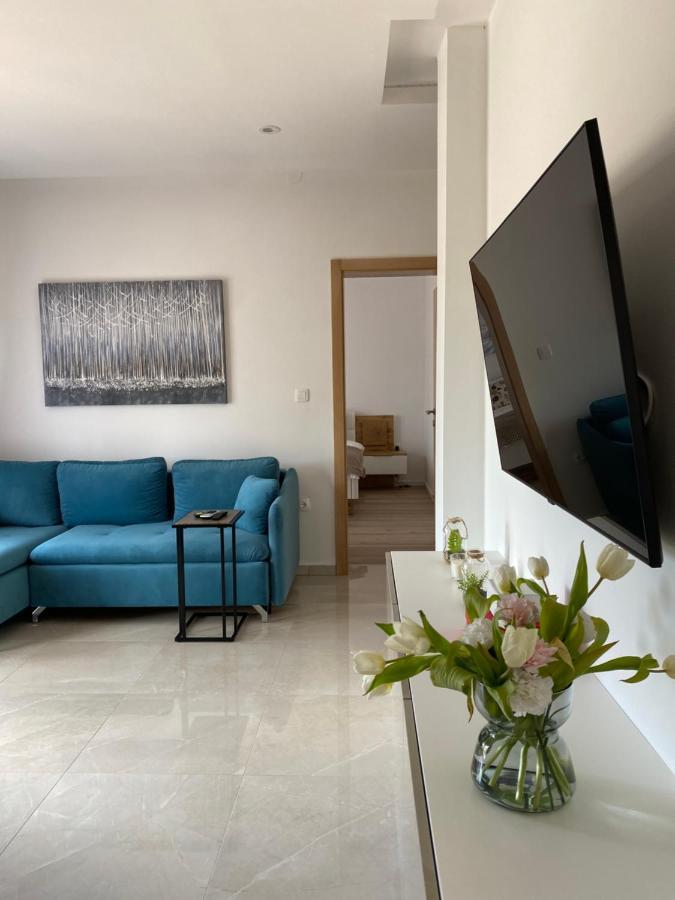 Apartmani 4 Palme Stari Grad Kültér fotó