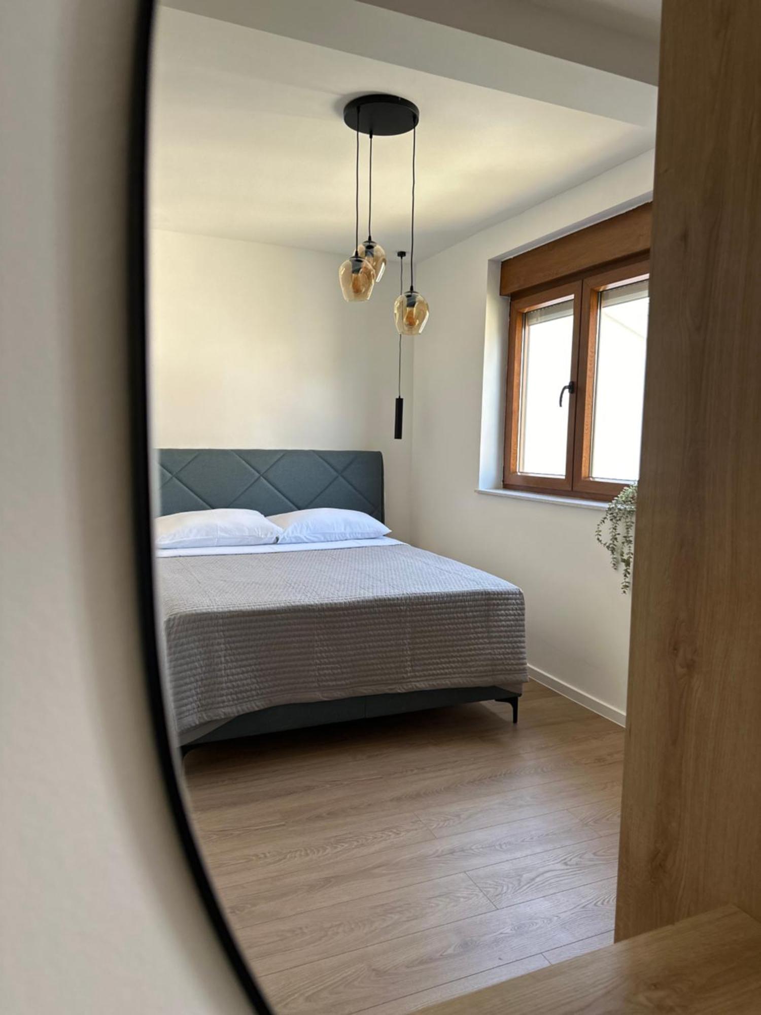 Apartmani 4 Palme Stari Grad Kültér fotó