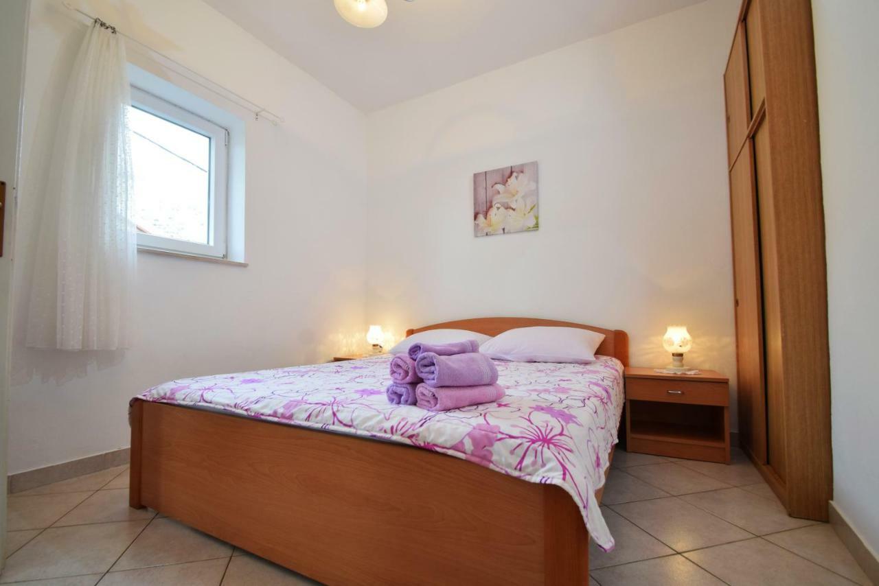 Apartmani 4 Palme Stari Grad Kültér fotó