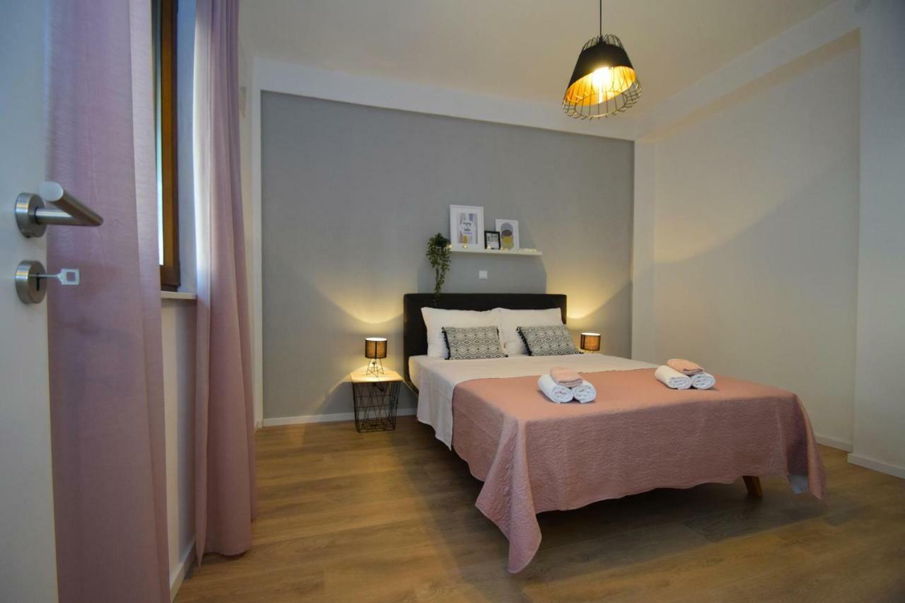 Apartmani 4 Palme Stari Grad Kültér fotó