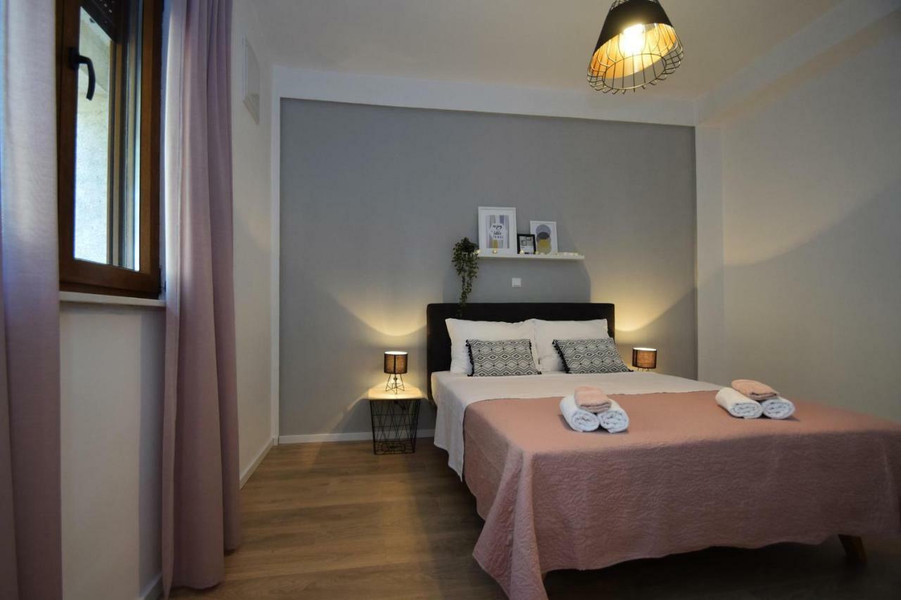 Apartmani 4 Palme Stari Grad Kültér fotó